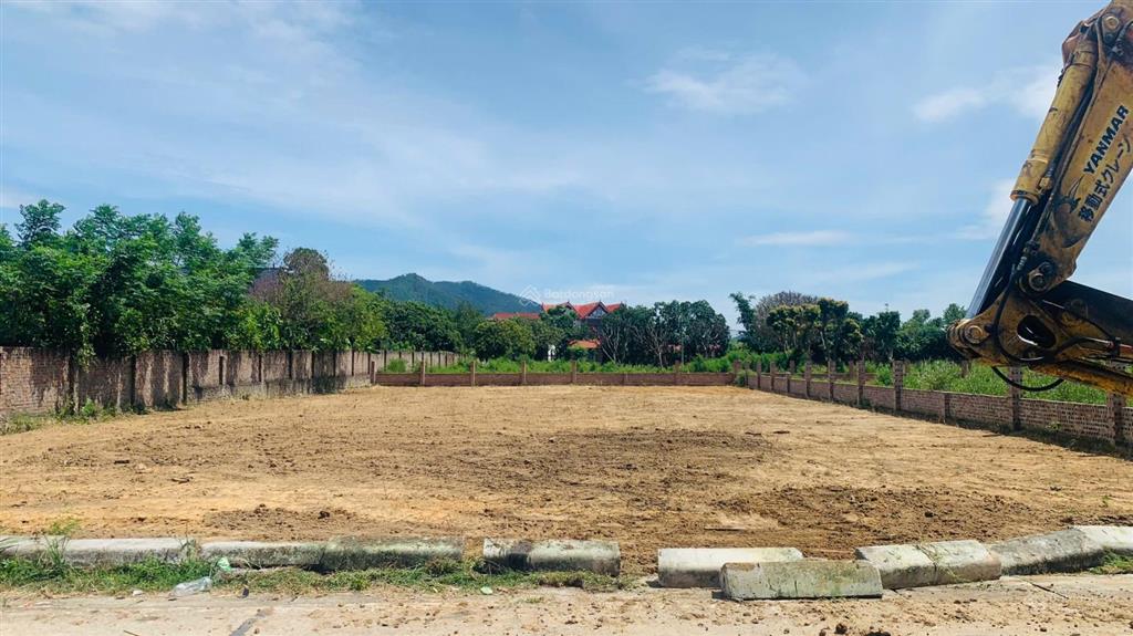 Bán 1000m2 đất t80 xuân hòa đường ô tô tránh