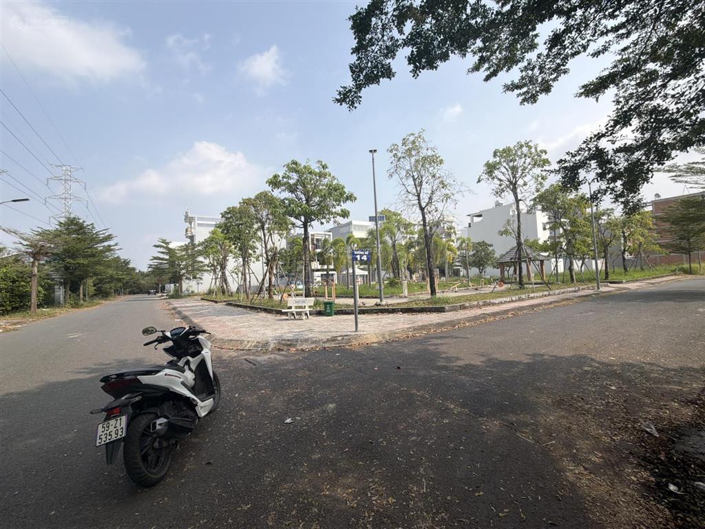 Bán đất kdc 1181 lê văn lương 90m2  0939 500 ***