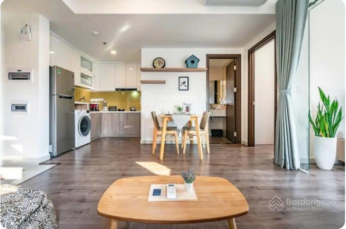 Bán nhanh tresor căn 1pn 50m2 (officetel) giá bán 5tỷ4  sẵn hđ thuê dài hạn  alo hoàng 0901 995 ***
