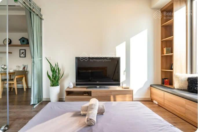 Bán nhanh tresor căn 1pn 50m2 (officetel) giá bán 5tỷ4  sẵn hđ thuê dài hạn  alo hoàng 0901 995 ***