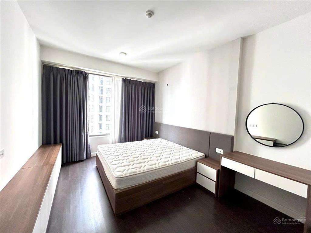 Định cư nước ngoài bán gấp 2pn bến vân đồn q.4 |75m2| giá7ty950 | full nội thất |  0901 995 ***