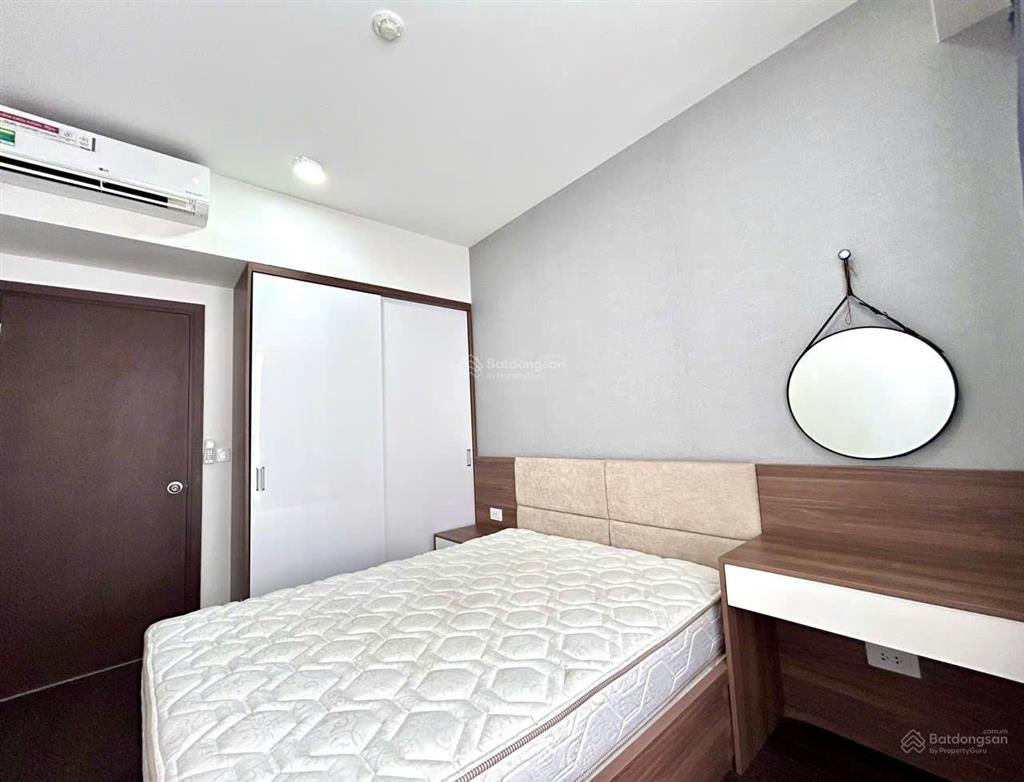 Định cư nước ngoài bán gấp 2pn bến vân đồn q.4 |75m2| giá7ty950 | full nội thất |  0901 995 ***