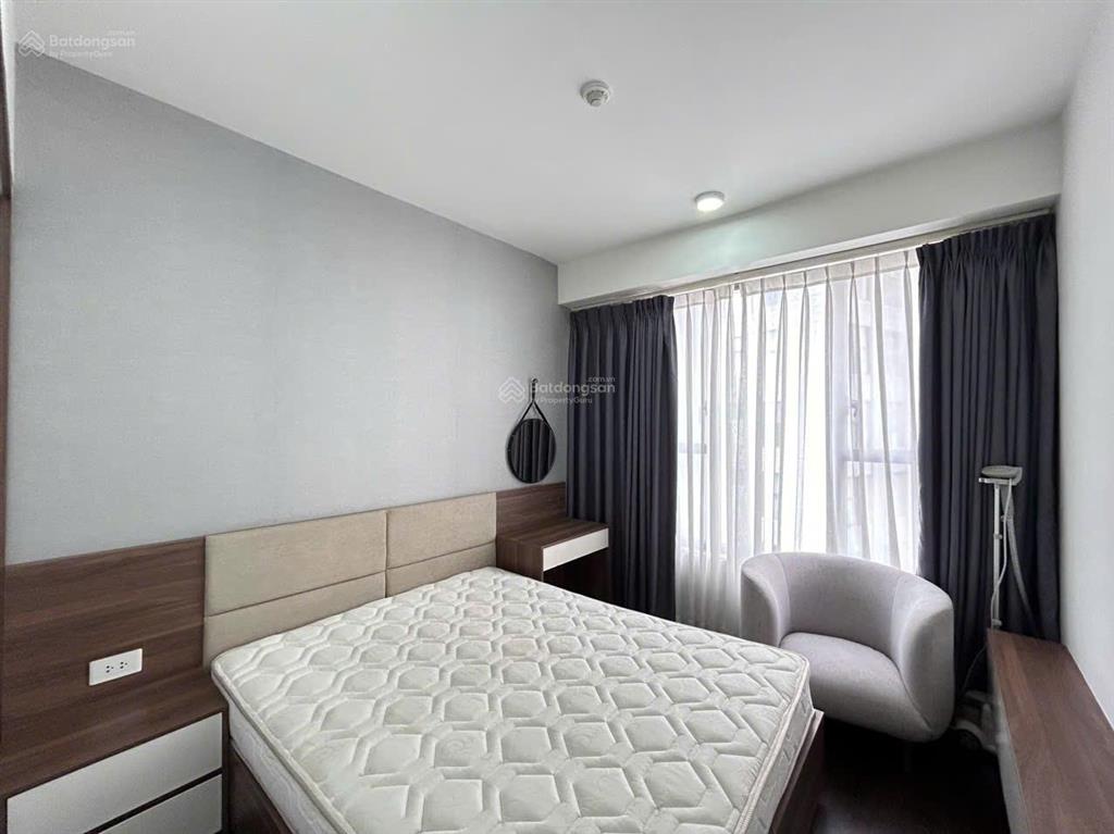 Định cư nước ngoài bán gấp 2pn bến vân đồn q.4 |75m2| giá7ty950 | full nội thất |  0901 995 ***