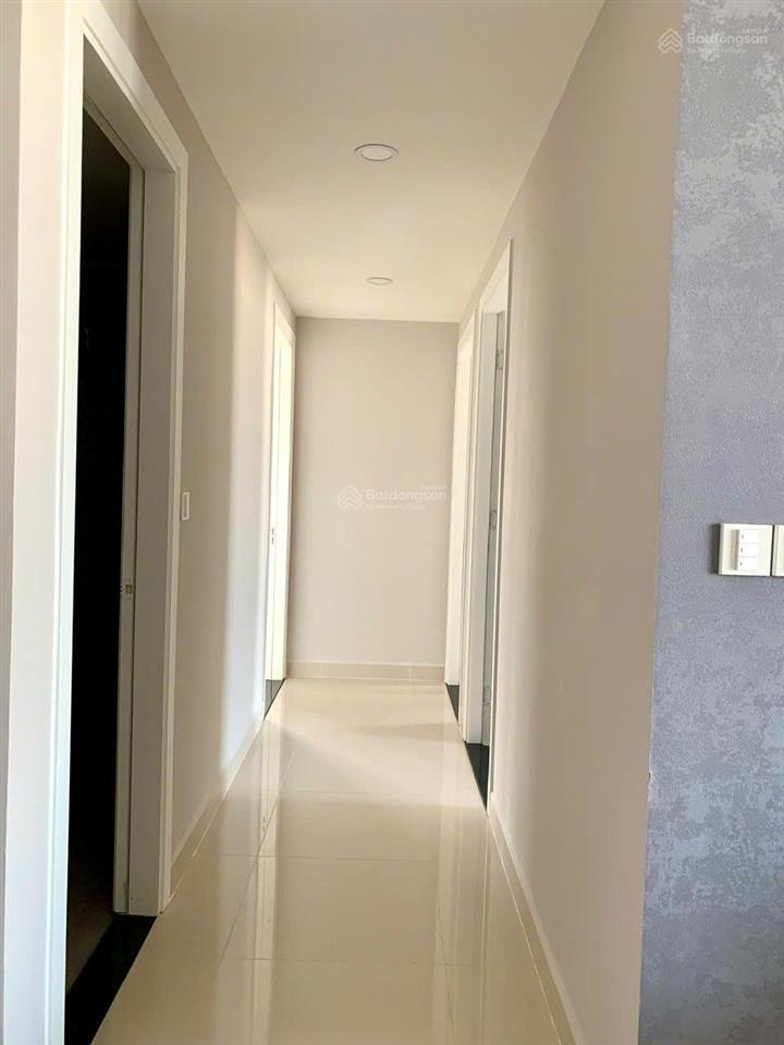 Cần bán căn 3pn tresor  trục mt bến vân đồn |110m2| giá 12,6tỷ  full nội thất   0901 995 ***