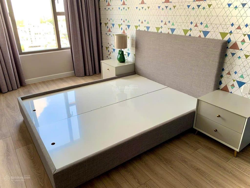 Cần bán căn 3pn tresor  trục mt bến vân đồn |110m2| giá 12,6tỷ  full nội thất   0901 995 ***