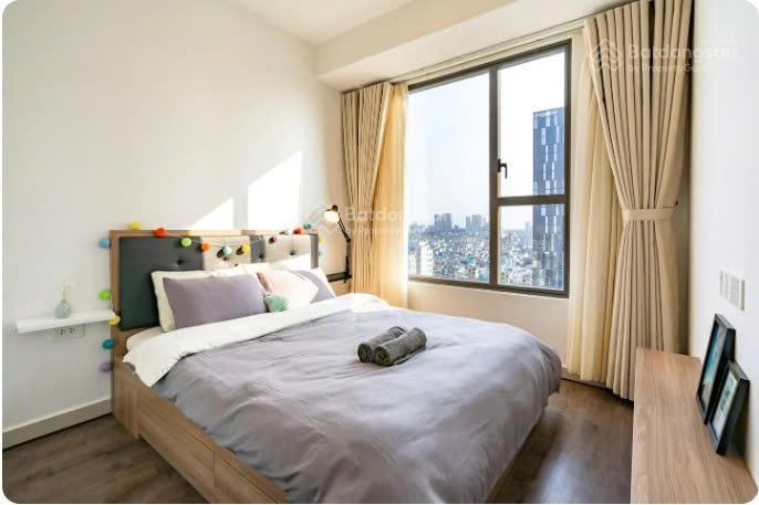 Bán nhanh tresor căn 1pn 50m2 (officetel) giá bán 5tỷ5  sẵn hđ thuê dài hạn  alo hoàng 0901 995 ***