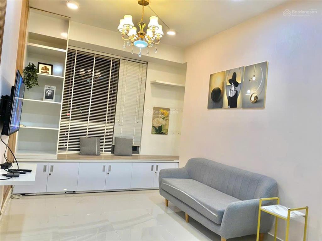 Bán nhanh tresor căn 1pn 50m2 (officetel) giá bán 5tỷ5  sẵn hđ thuê dài hạn  alo hoàng 0901 995 ***