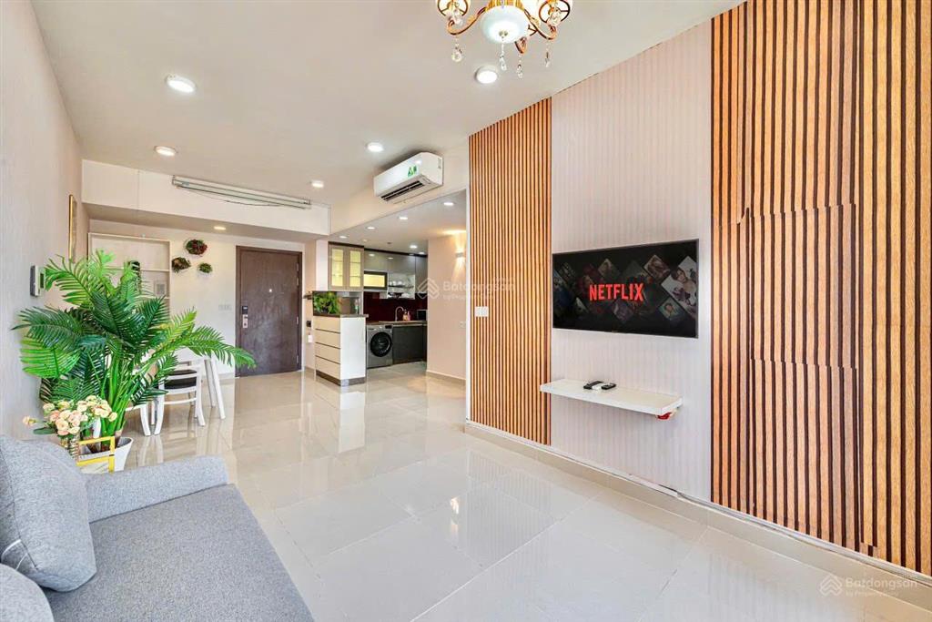 Bán nhanh tresor căn 1pn 50m2 (officetel) giá bán 5tỷ5  sẵn hđ thuê dài hạn  alo hoàng 0901 995 ***