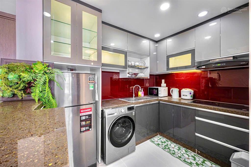 Bán nhanh tresor căn 1pn 50m2 (officetel) giá bán 5tỷ5  sẵn hđ thuê dài hạn  alo hoàng 0901 995 ***
