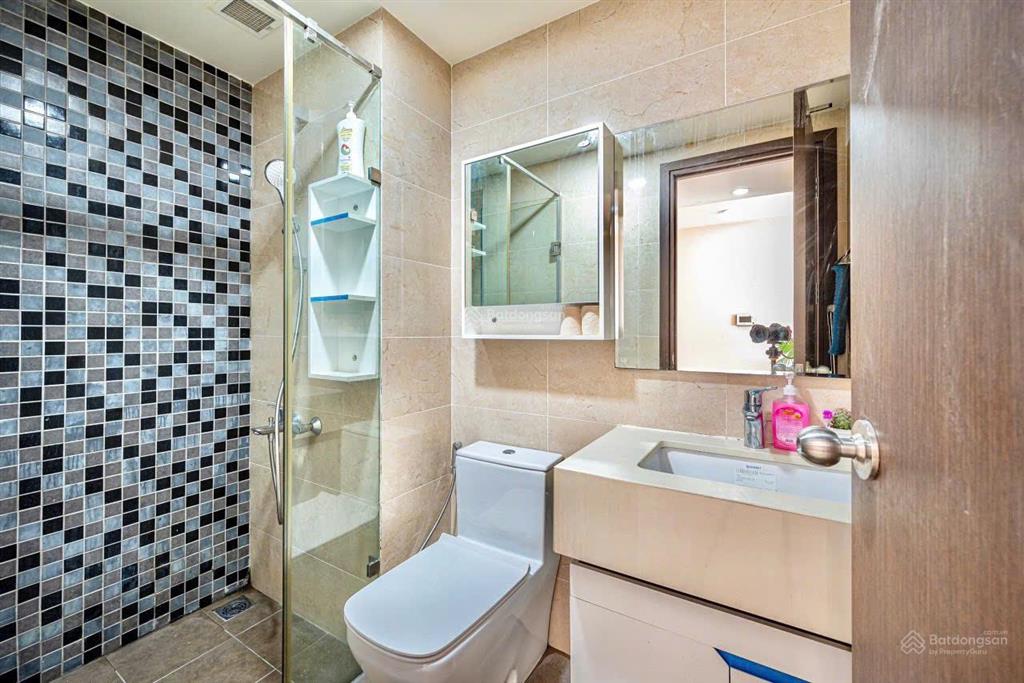 Bán nhanh tresor căn 1pn 50m2 (officetel) giá bán 5tỷ5  sẵn hđ thuê dài hạn  alo hoàng 0901 995 ***