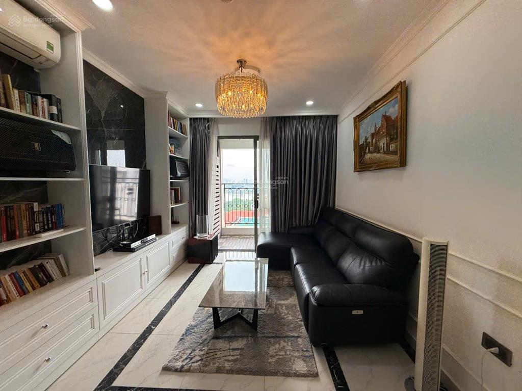 Bán căn hộ saigon royal 2pn 2wc giá 9 tỷ giá tốt view nội khu   0901 995 ***