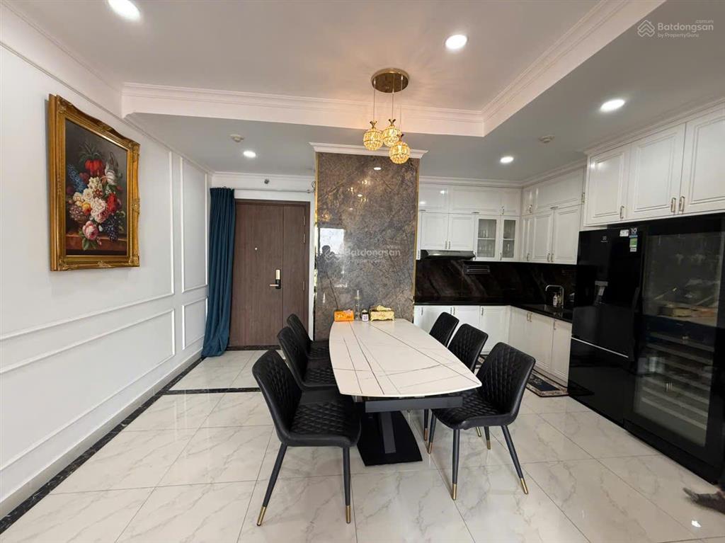 Bán căn hộ saigon royal 2pn 2wc giá 9 tỷ giá tốt view nội khu   0901 995 ***