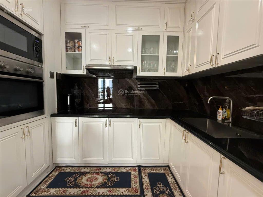 Bán căn hộ saigon royal 2pn 2wc giá 9 tỷ giá tốt view nội khu   0901 995 ***
