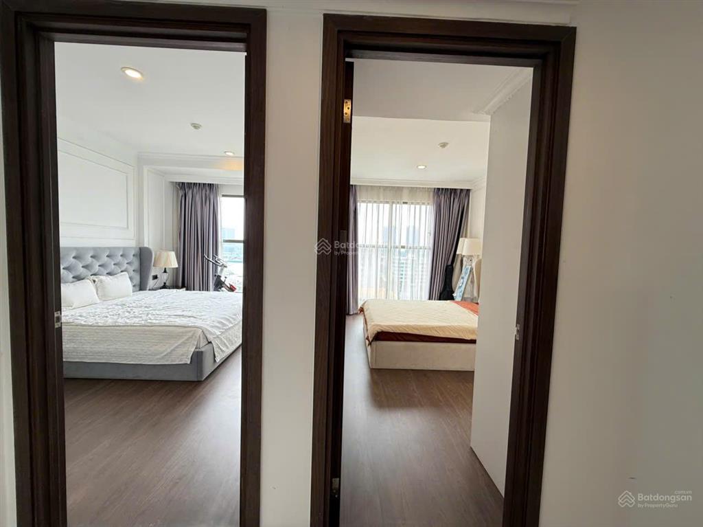Bán căn hộ saigon royal 2pn 2wc giá 9 tỷ giá tốt view nội khu   0901 995 ***
