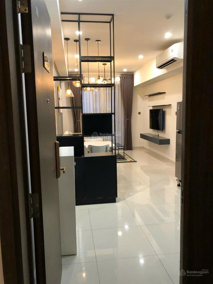 Bán căn hộ saigon royal 2pn 2wc giá 6,8 tỷ giá tốt view nội khu   0901 995 ***