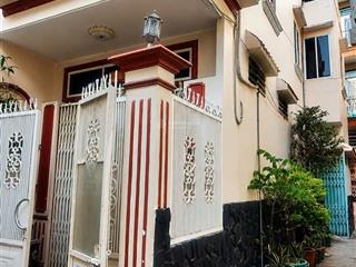 Nhà chính chủ 20 năm chưa qua đầu tư  lô góc, nở hậu  cách mặt tiền 20m