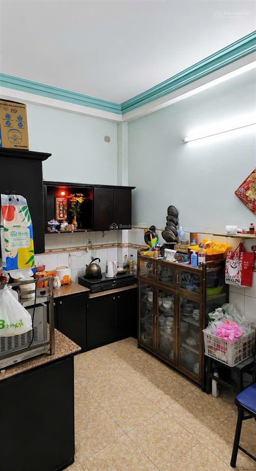 Nhà chính chủ 20 năm chưa qua đầu tư  lô góc, nở hậu  cách mặt tiền 20m