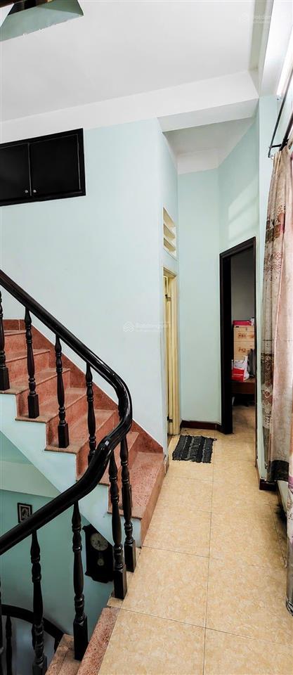 Nhà chính chủ 20 năm chưa qua đầu tư  lô góc, nở hậu  cách mặt tiền 20m