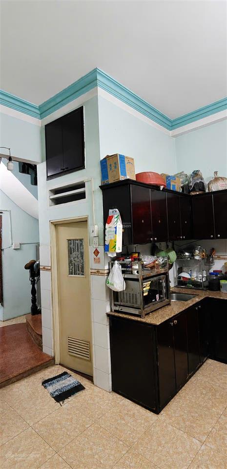 Nhà chính chủ 20 năm chưa qua đầu tư  lô góc, nở hậu  cách mặt tiền 20m
