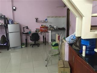 Nhà q4 cho thuê phòng trọ nguyên tầng ở ghép 700.000 đồng/tháng