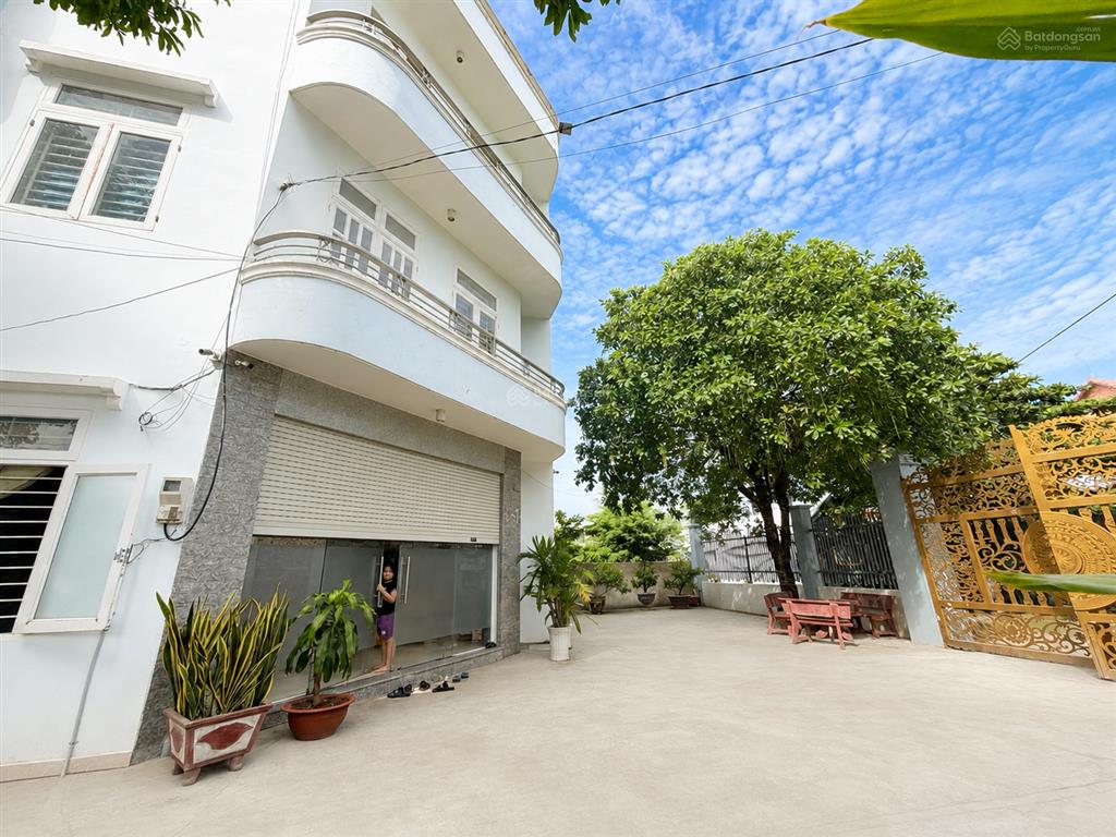 Mình cần bán nhà 1 trệt 2 lầu xây kiên cố đã hoàn công. đường thông bàn cờ, hè thoáng