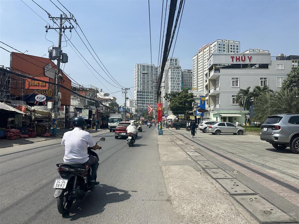 539,6m2 full thổ ngang 8,8m góc 2 mt đường nguyễn duy trinh giá 85 tỷ (157,5tr/m2)