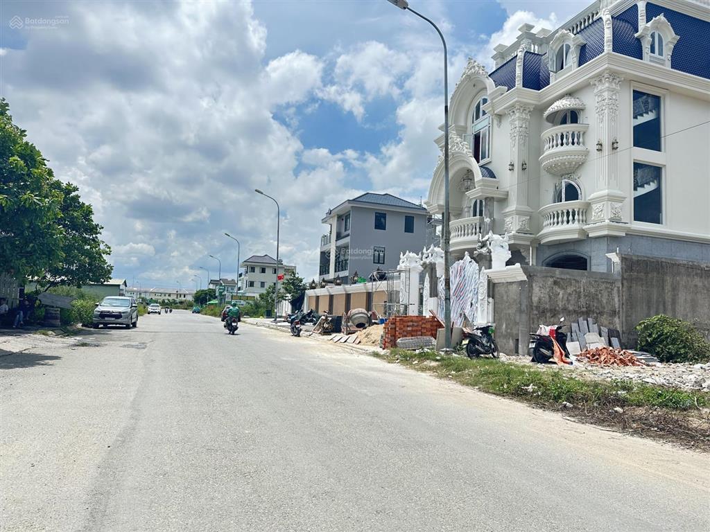 Mt đường 659 kdc phú nhuận 270m2 (15x18) giá bán 110tr/m2 hướng đn sổ hồng