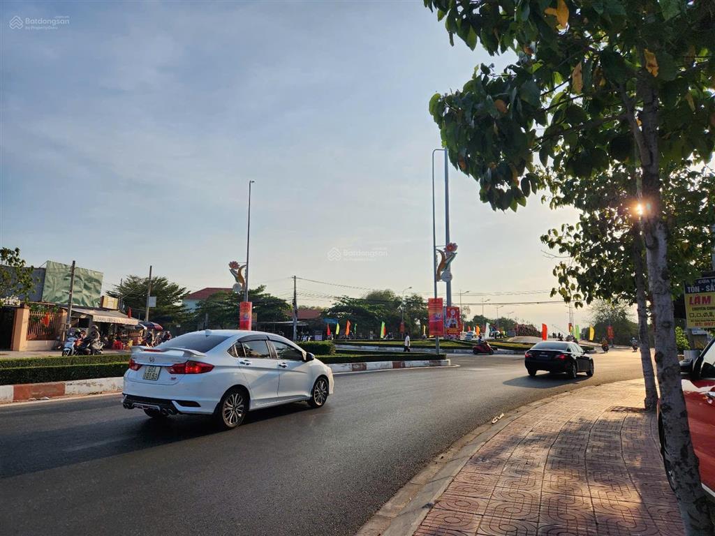 Chính chủ gửi bán gấp lô 99m² thổ cư, đầu đường nguyễn thông, phan thiết, chỉ 3,6 tỷ