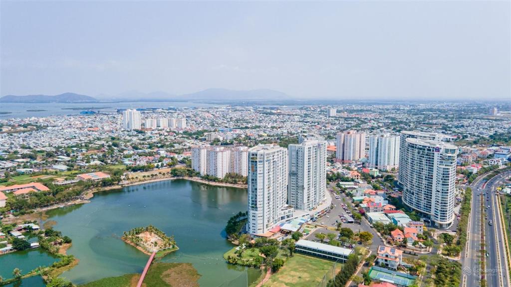 Cần bán lô đất đẹp góc 3 mặt tiền, vị trí đắc địa