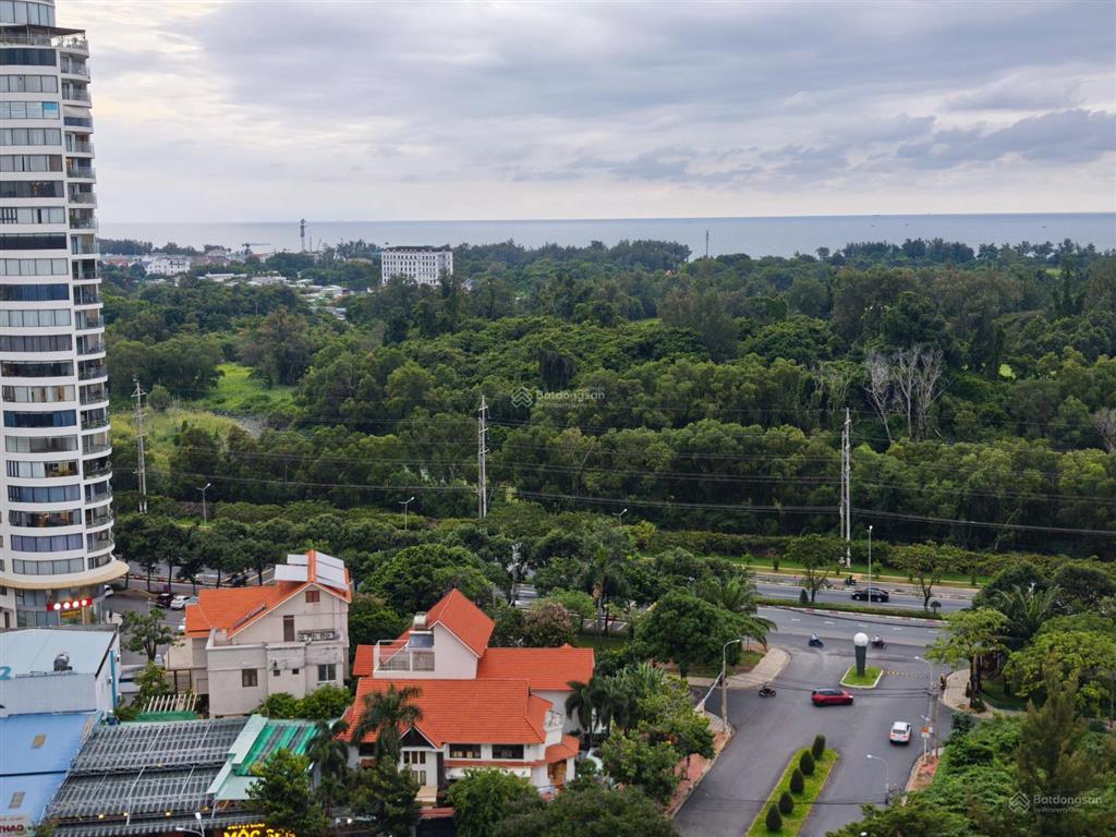 Cần bán lô đất đẹp góc 3 mặt tiền, vị trí đắc địa