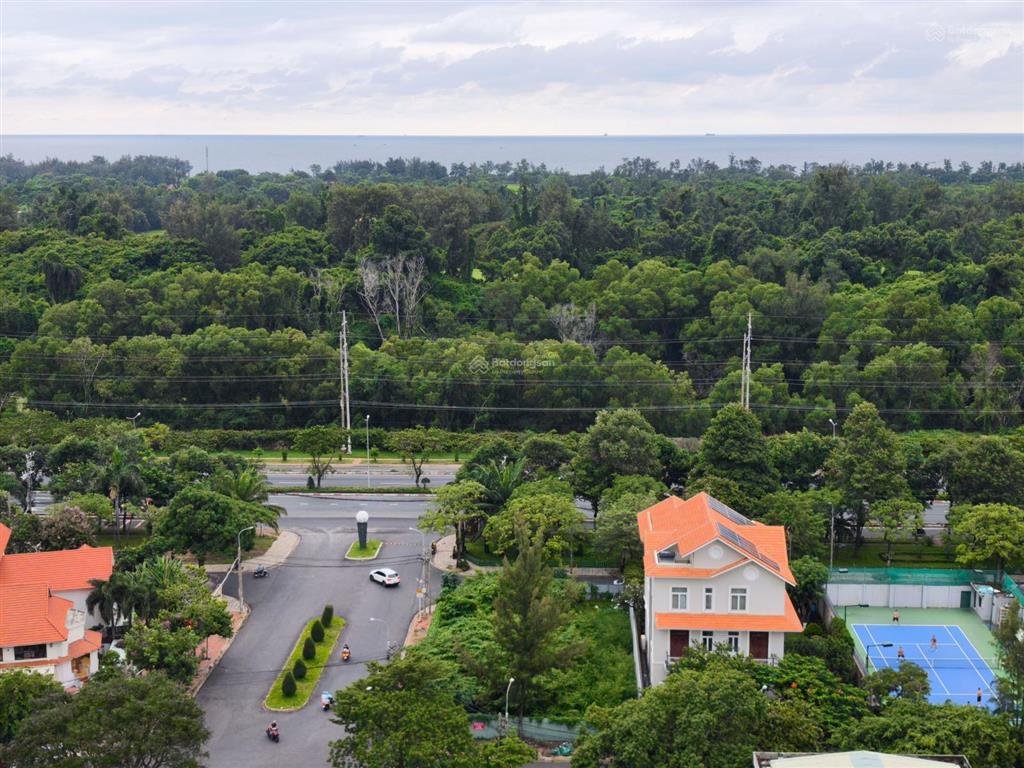 Cần bán lô đất đẹp góc 3 mặt tiền, vị trí đắc địa