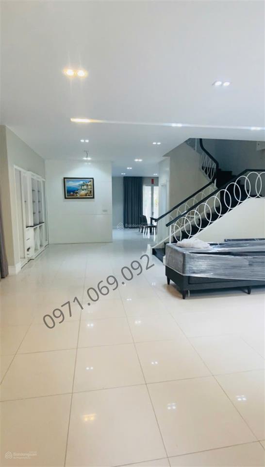 Cho thuê biệt thự vinhomes riverside mặt sông, phân khu hoa sữa, full nội thất