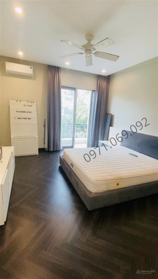 Cho thuê biệt thự vinhomes riverside mặt sông, phân khu hoa sữa, full nội thất