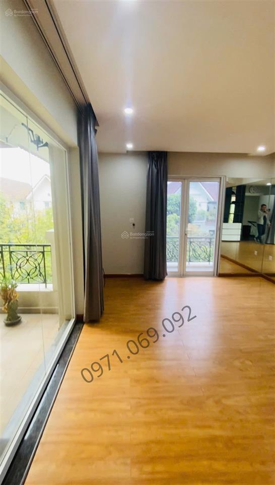 Cho thuê biệt thự vinhomes riverside mặt sông, phân khu hoa sữa, full nội thất