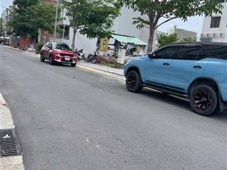 Đất đẹp đường đào trí. phú thuận , viêu công viên 92m2 giá 8 tỷ
