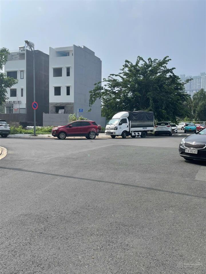 Đất đẹp đường đào trí. phú thuận , viêu công viên 92m2 giá 8 tỷ
