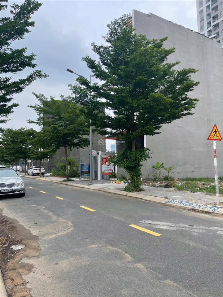 Đất đẹp đường đào trí. phú thuận , viêu công viên 92m2 giá 8 tỷ