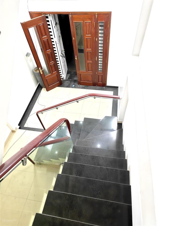 Siêu phẩm 4.5tầng lương khánh thiện sau mỗi nhà mặt đường !!!
dân xây kết cấu kiên cố giá 3ty550