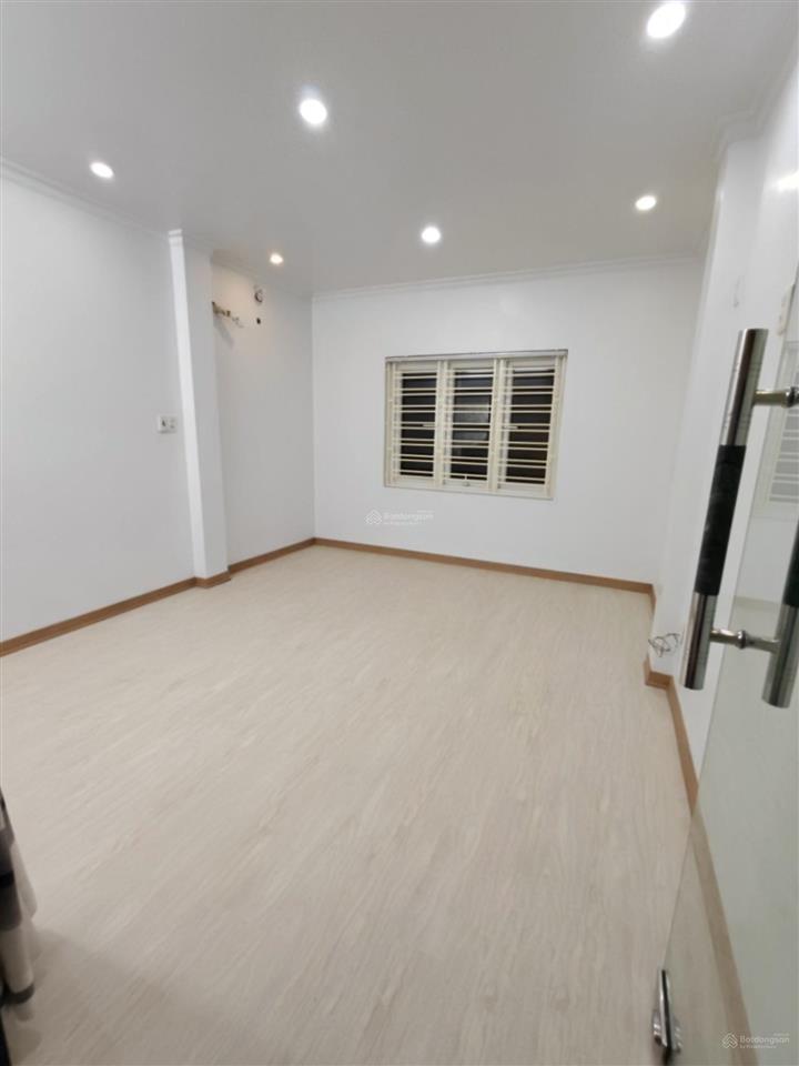 Siêu phẩm 4.5tầng lương khánh thiện sau mỗi nhà mặt đường !!!
dân xây kết cấu kiên cố giá 3ty550