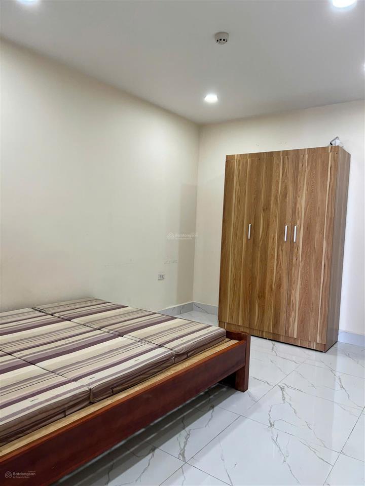 Cho thuê căn chung cư hh lạch tray toà hh1
dt 62m 2n 2vs full đồ 2
2 điều hòa .2 bình nóng lạnh.