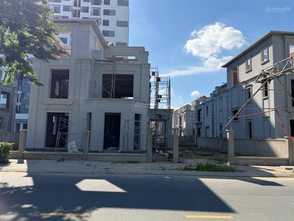 Biệt thự đơn lập view sông sài gòn, 324m² giá 9,7 tỷ.