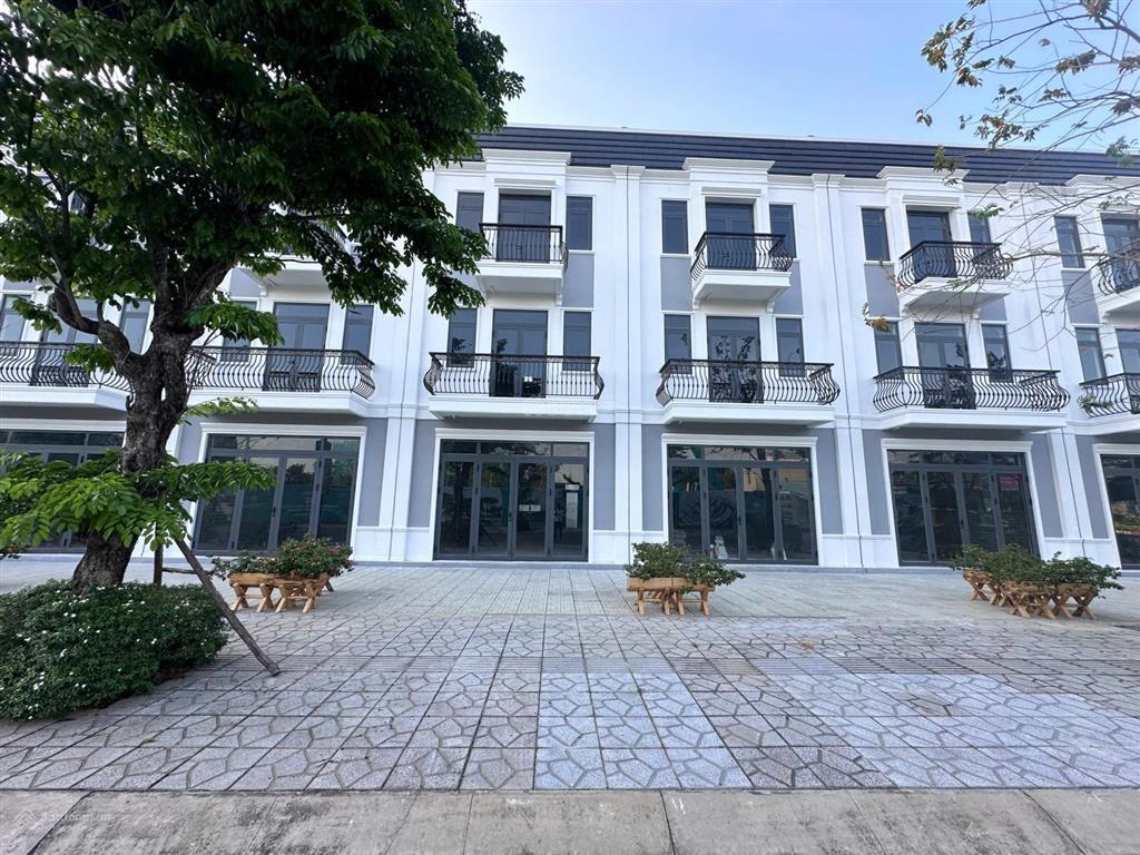 Bán nhà 3 tầng 5x22 tổng giá 4ty2 view công viên rạch sông.