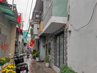 Gấp bán nhà lũy bán bích, kế bên chung cư idico  hẻm ba gác thông  chỉ có 2ty25. 0909 928 ***