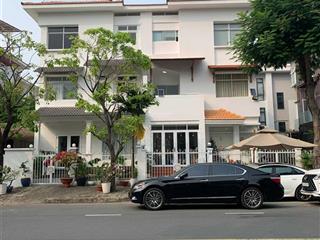 Biệt thự song lập giá tốt phú mỹ hưng  dt 11*20m  3 tầng  sân vườn rộng   0978 687 *** e hiệu