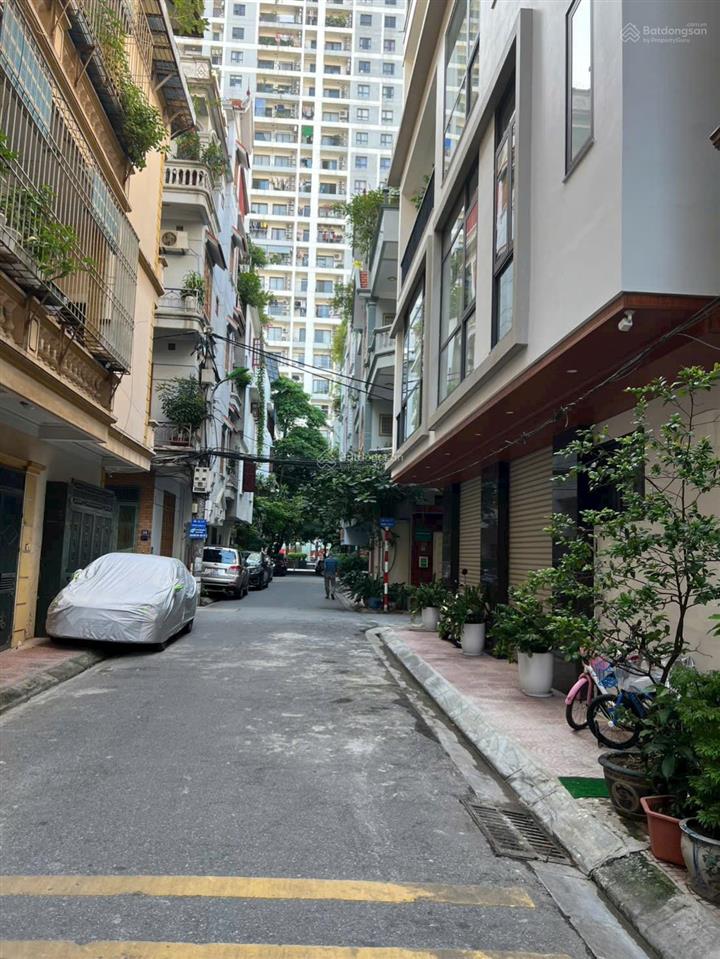 Bán nhà 105 xuân la  tổng cục 2 lô góc 0989 990 ***