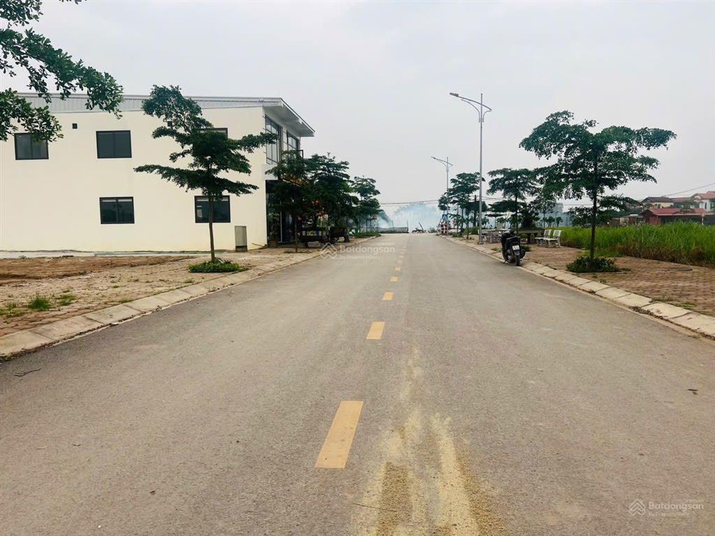 Hiếm có 1 lô đẹp 85m2 công luận 2 văn giang, hưng yên, ngay trong khu dân cư, tiện ích đầy đủ