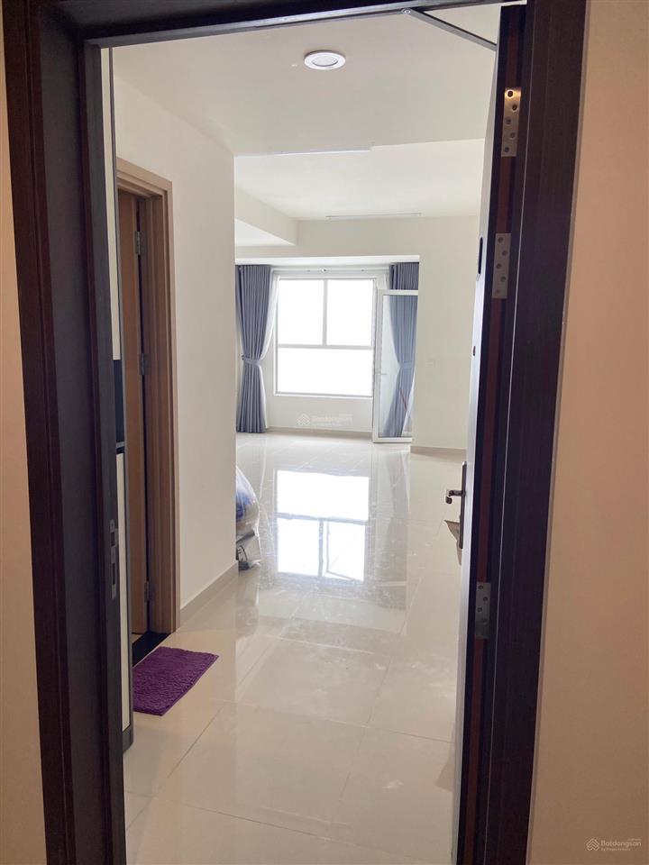 Cho thuê officetel sunrise cityview q.7 có thể vừa làm vừa ở , nội thất dính tường.