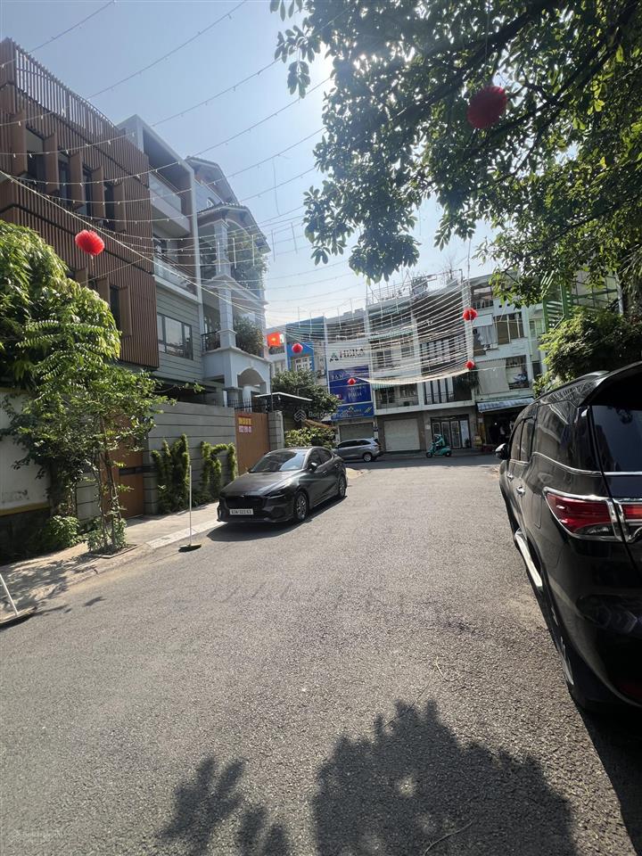 Cần cho thuê vila mặt tiền đường hoa khu ẩm thực phan xích long