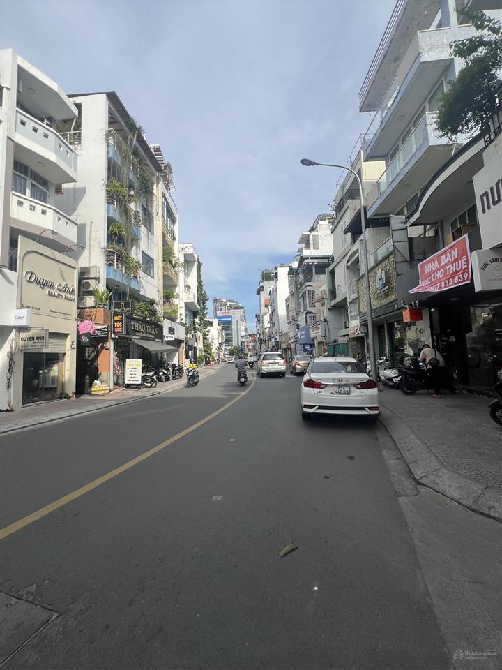 Cần bán nhà mặt tiền 173 huỳnh văn bánh, gần ngã tư trần huy liệu