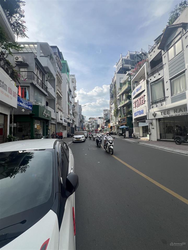 Cần bán nhà mặt tiền 173 huỳnh văn bánh, gần ngã tư trần huy liệu